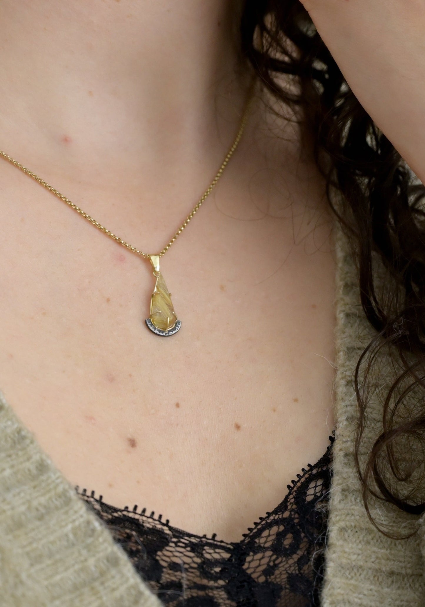 Pendant Gold Quartz